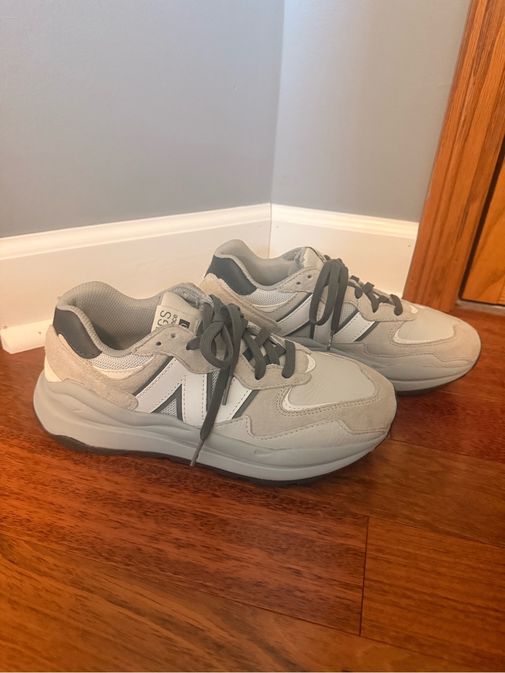 Figs New Balance 5740